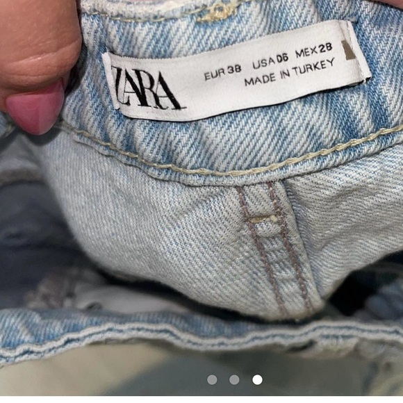 Zara Ripped Mom Jeans - Picture 3 of 3